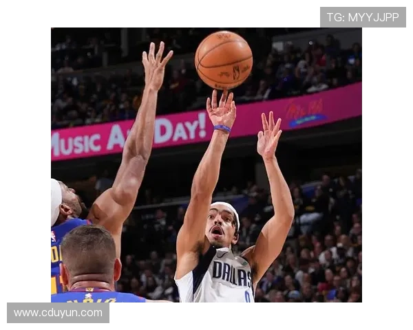 浓眉神勇表现禁区内大帽震撼全场对手投篮无处可逃